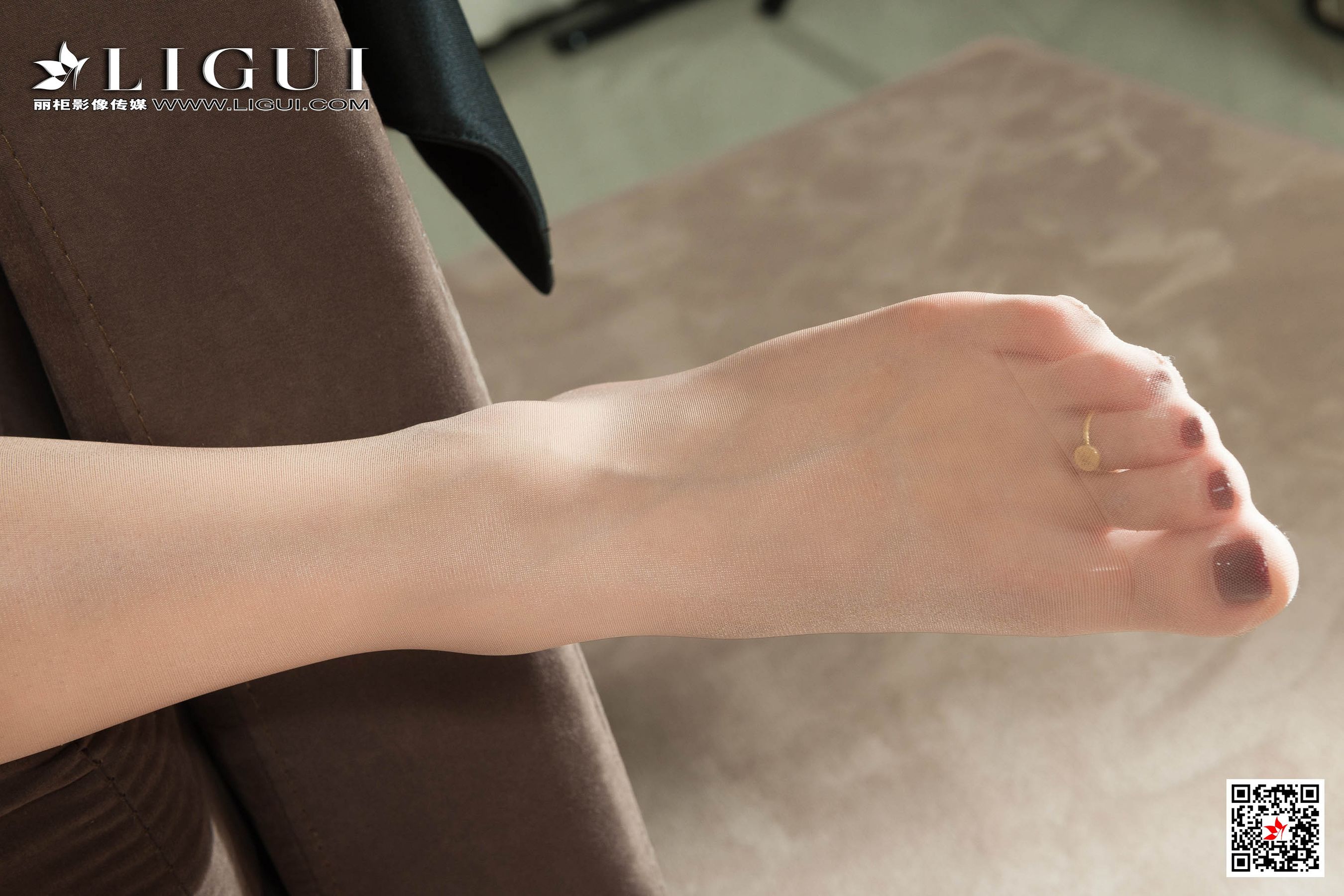 Model 汐汐《空姐制服肉丝袜诱惑》 [丽柜Ligui] 写真集