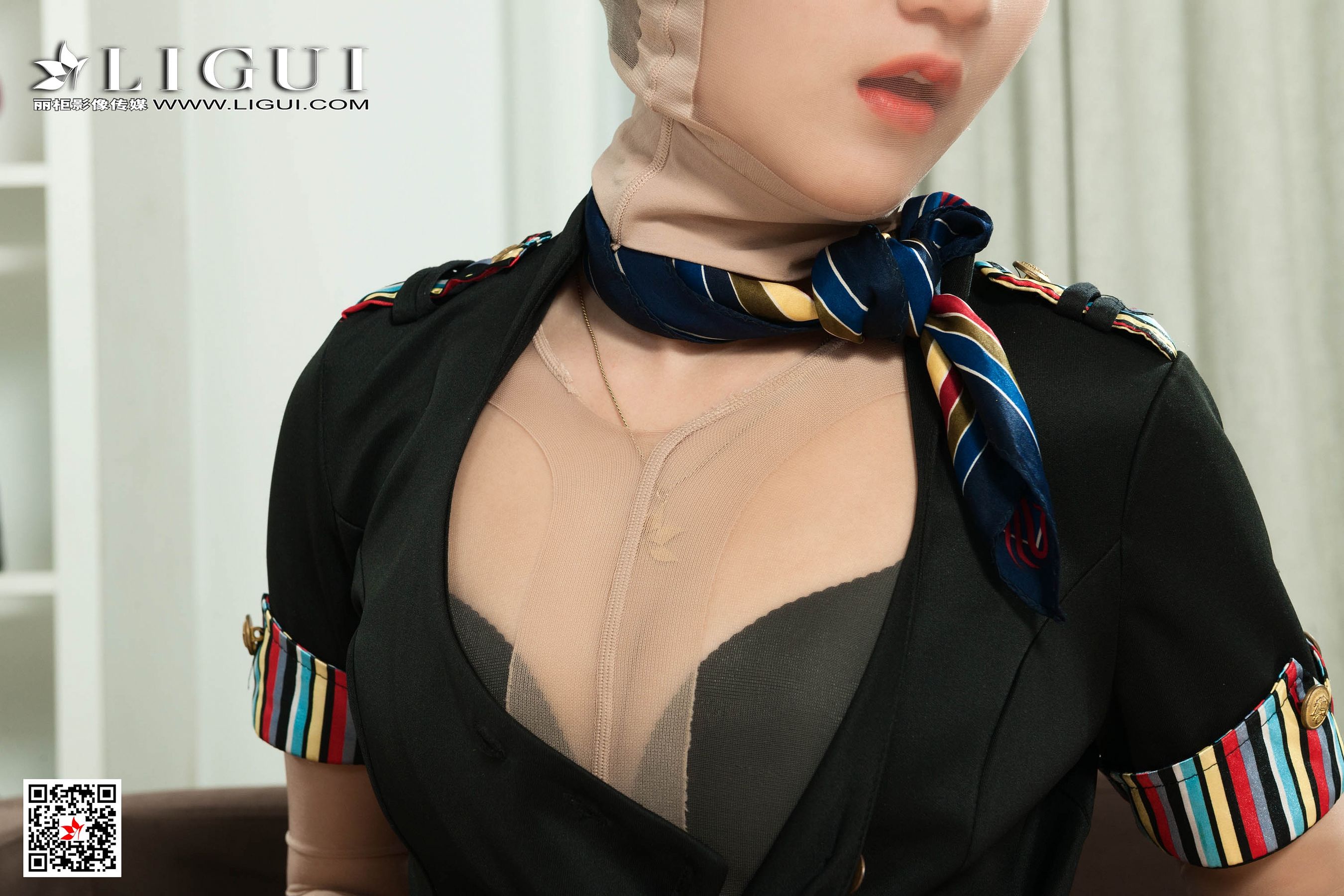 Model 汐汐《空姐制服肉丝袜诱惑》 [丽柜Ligui] 写真集