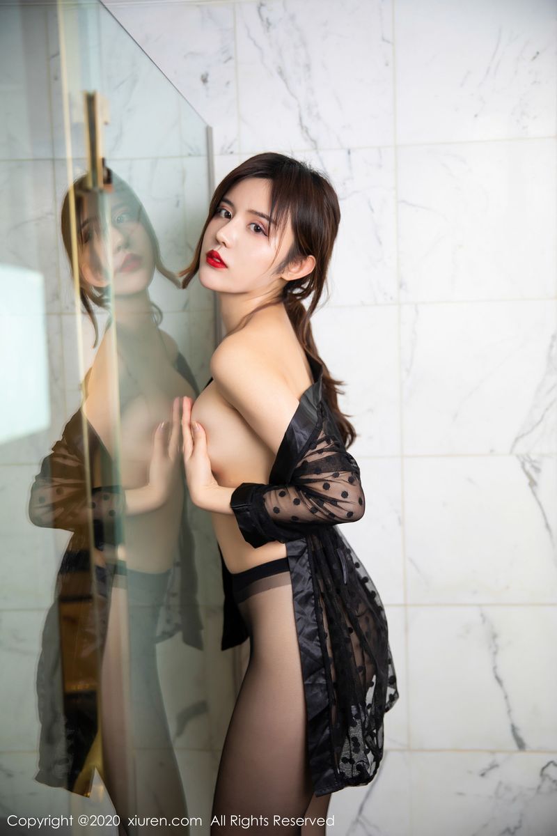 [XIUREN秀人网] 女神Cris_卓娅祺黑丝透视装+性感小旗袍写真 No.1971