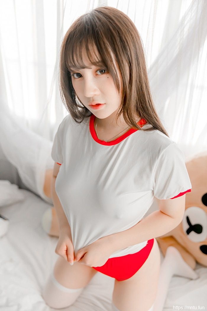 少女春梦尤猫醒醒蕾丝内衣娇体稚嫩