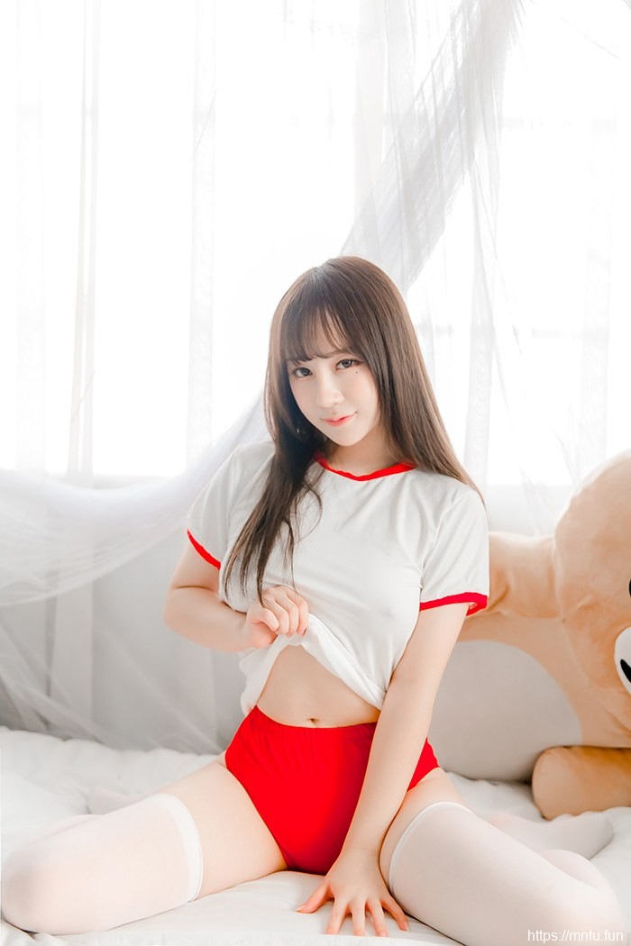 少女春梦尤猫醒醒蕾丝内衣娇体稚嫩