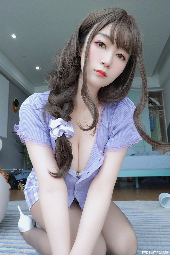 邻家小妹白银八一奶味酥胸灰丝勾魂