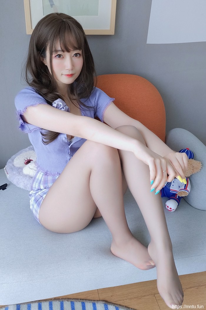 邻家小妹白银八一奶味酥胸灰丝勾魂