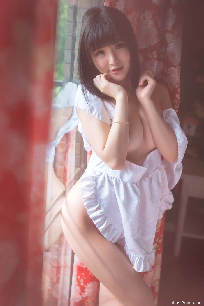 美乳三姐妹赤裸裸的性感诱惑