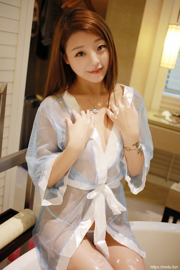 美少女佘贝拉性感蜜臀好诱惑