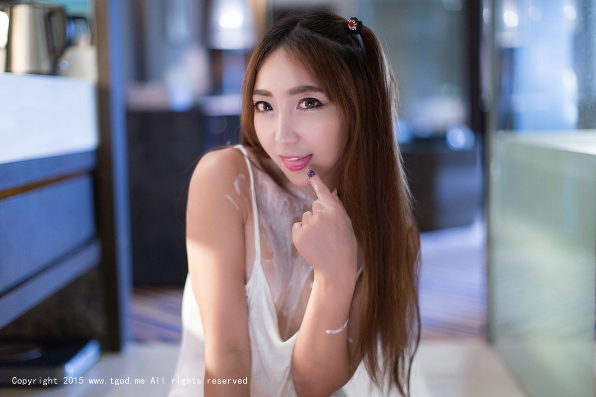 [TGOD推女神] 美女模特黄歆苑chobits性感夏日黑丝浴室系列写真