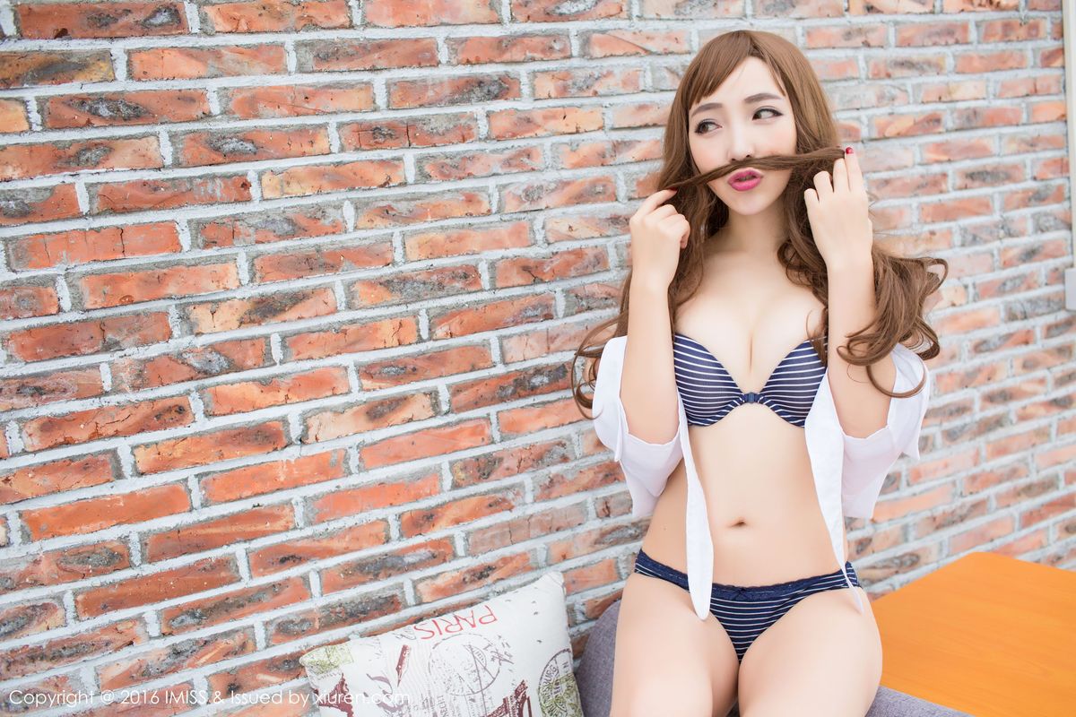 [IMiss爱蜜社] 美女模特黄歆苑chobits性感内衣+学生装扮写真 Vol.074