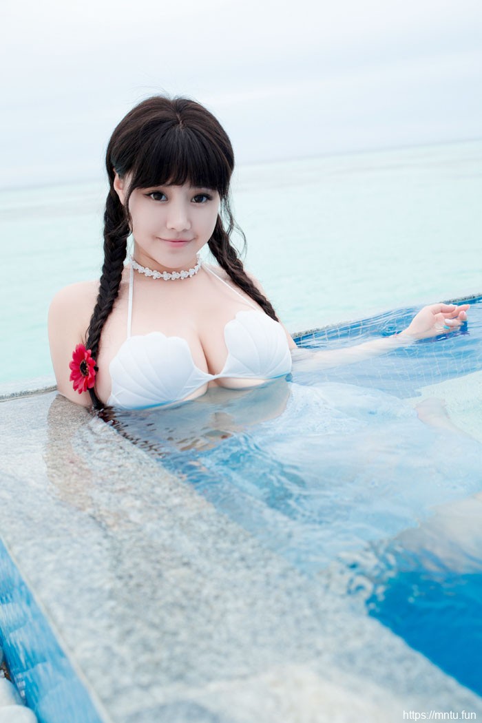 清纯mm可儿海边秀巨乳呼之欲出