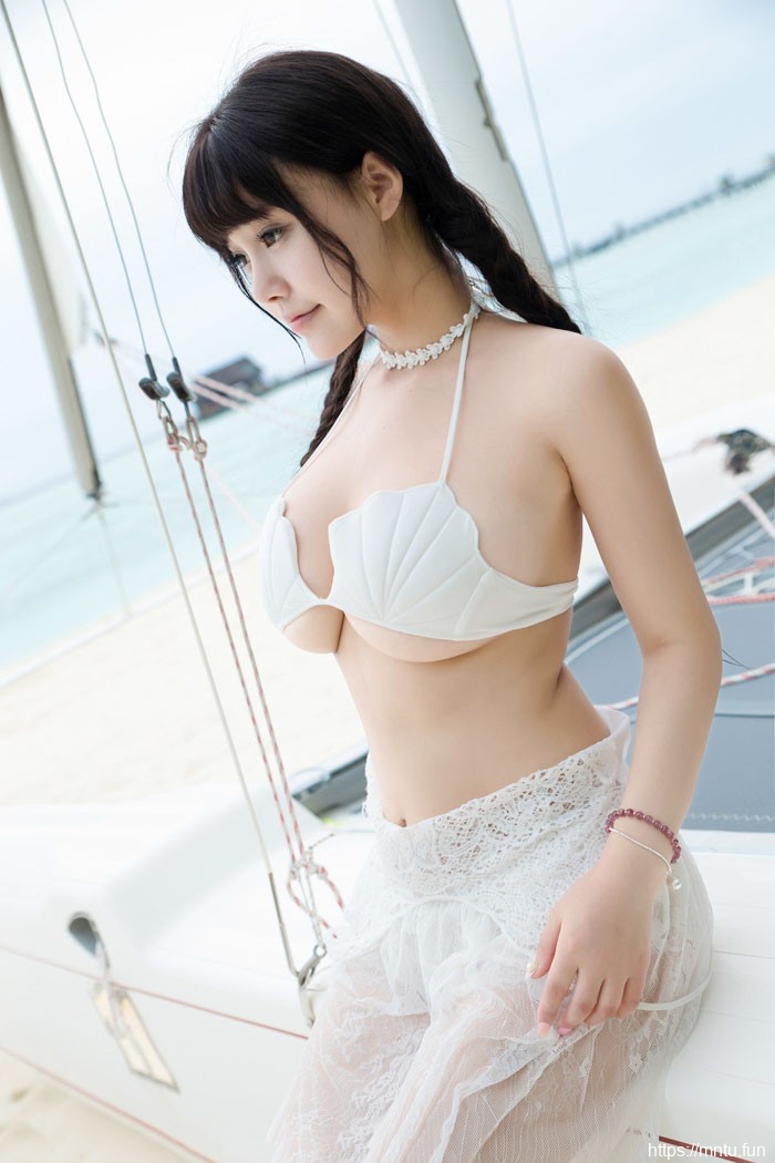 清纯mm可儿海边秀巨乳呼之欲出