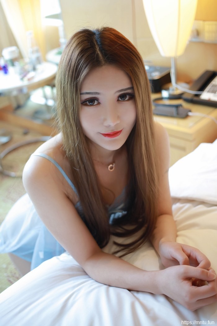 情趣美女蒋小静香巾遮身难挡香臀