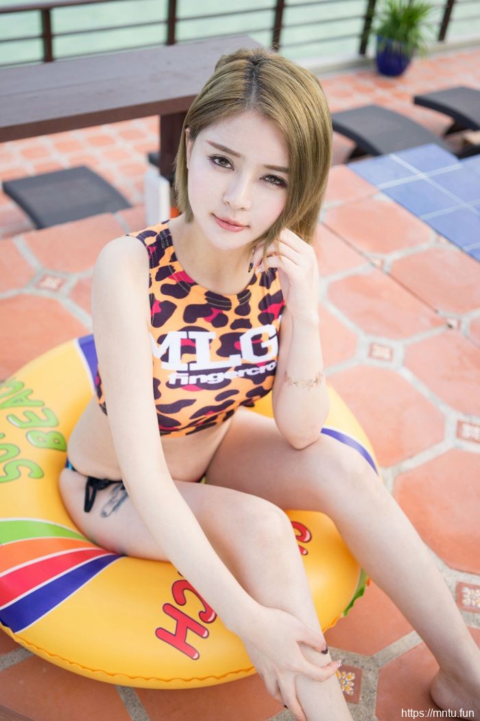 少妇凯竹胸器巨大捧不住