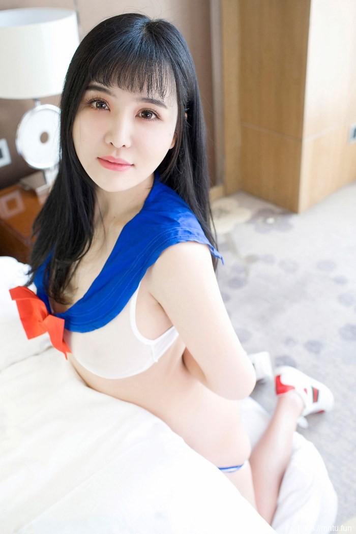 气质美人刘钰儿天然豪乳肥臀