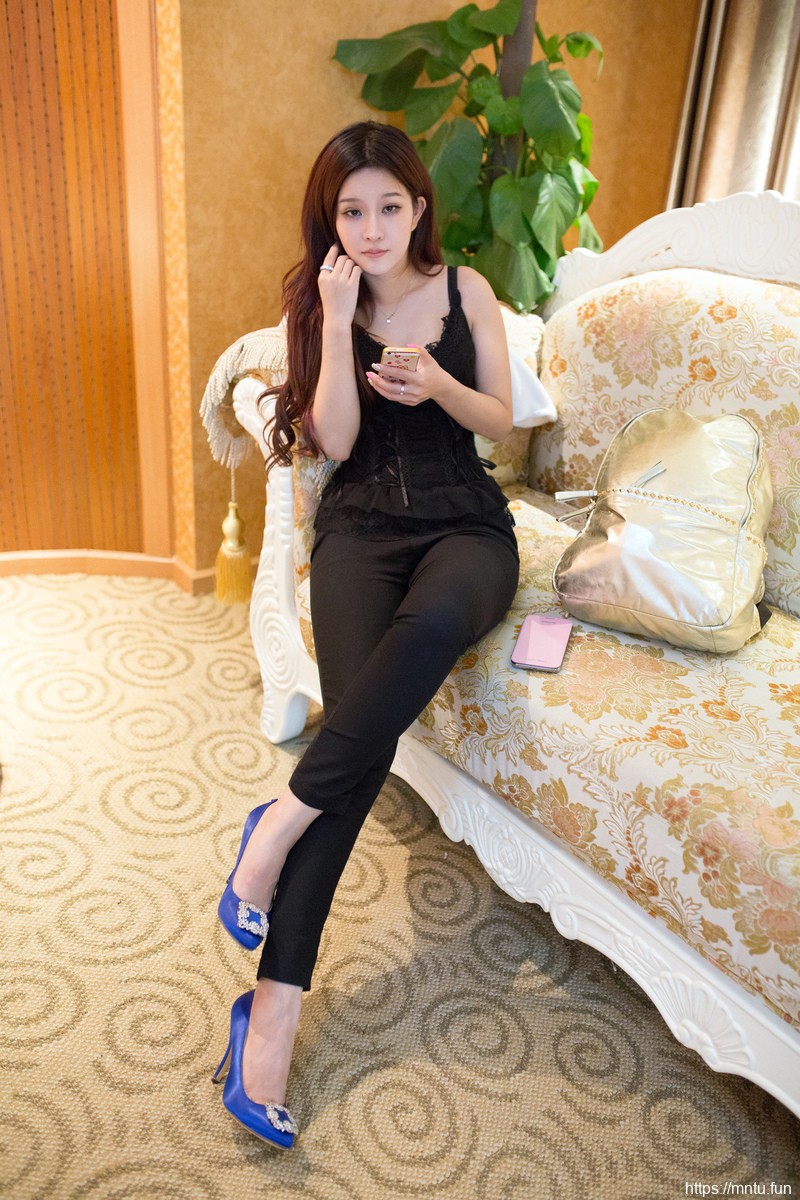 推女郎第16期纯小希身材苗条性感