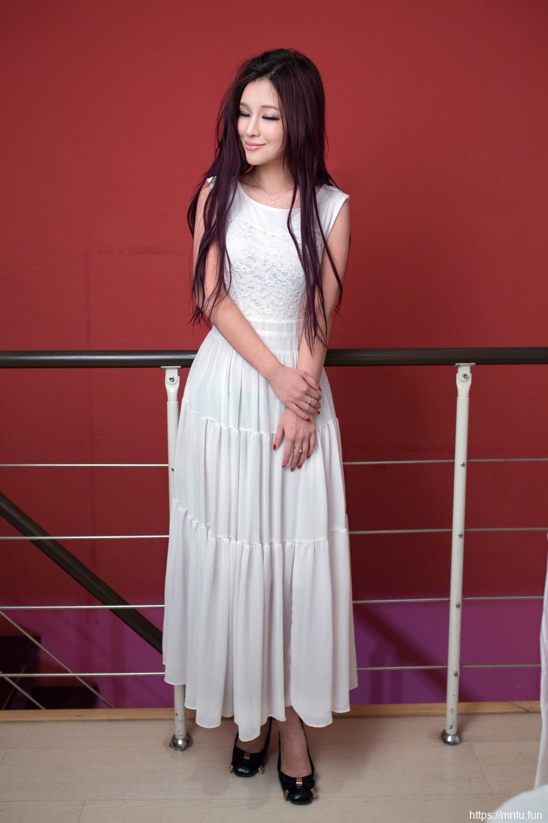 推女郎第16期纯小希身材苗条性感