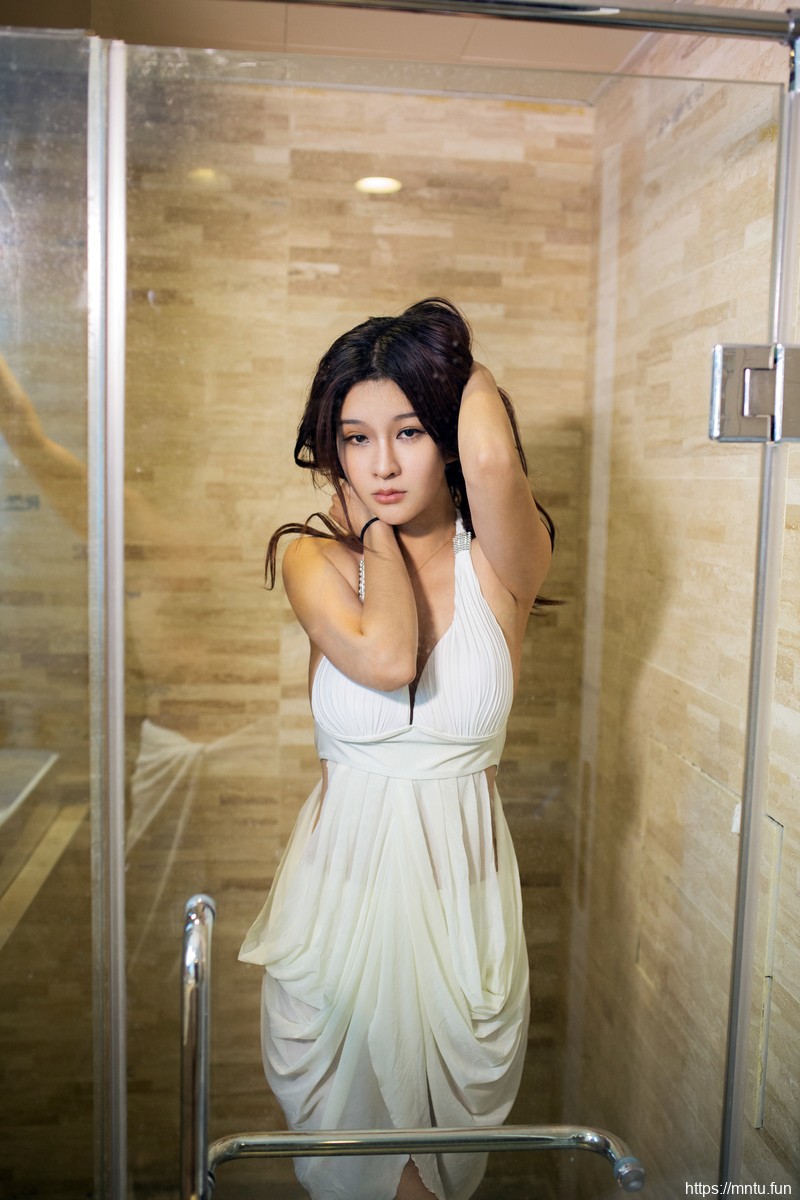 推女郎第16期纯小希身材苗条性感