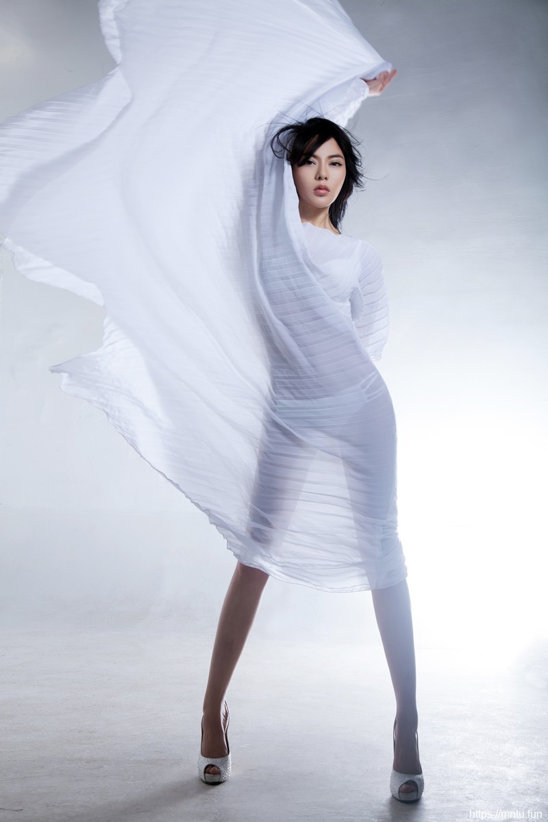 推女郎第14期冯雨芝诱惑写真