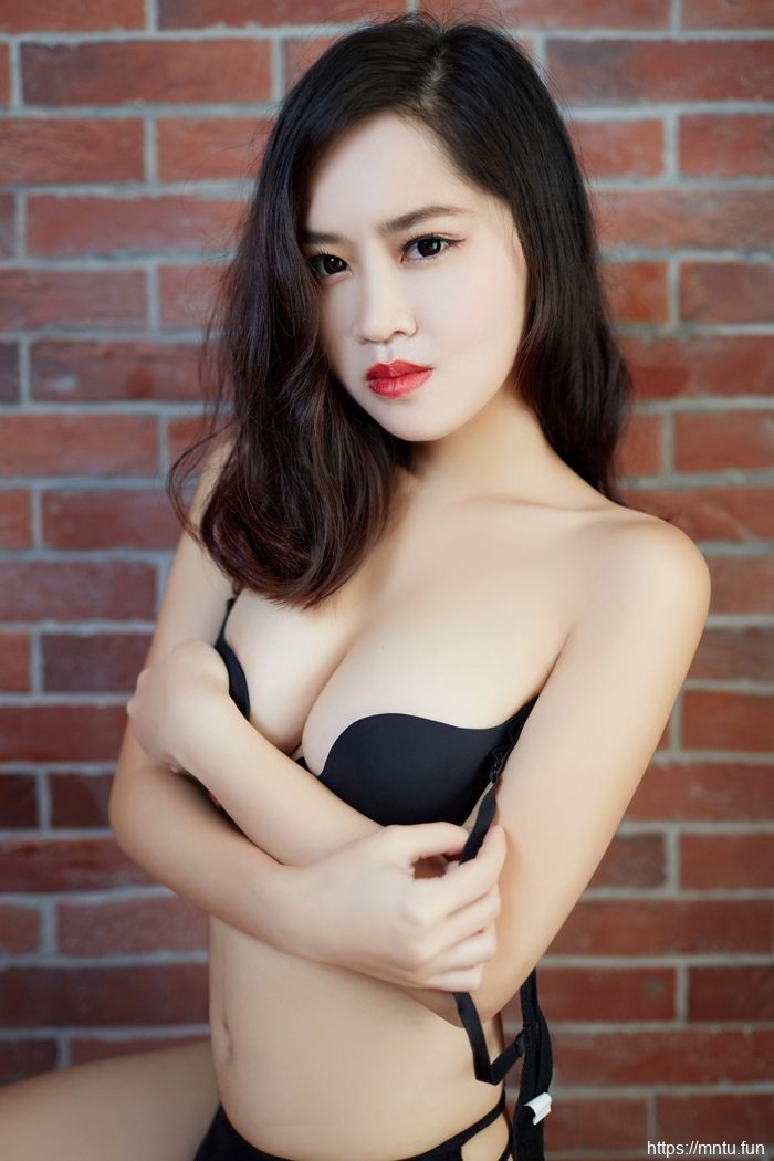 极品嫩模性感美女写真裸体