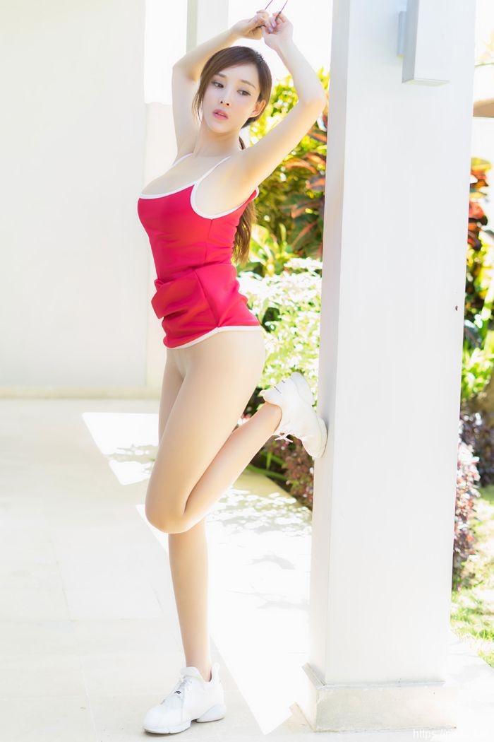 性感美女周妍希写真图