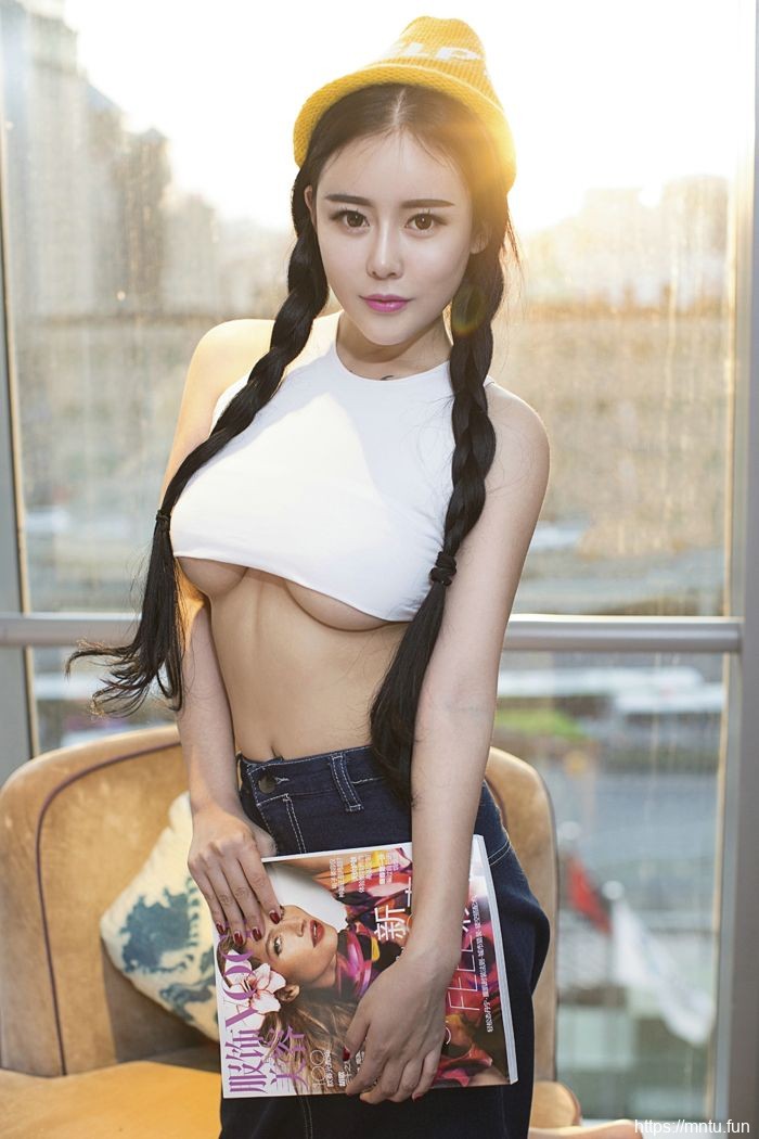 性感翘臀美女梦瑶