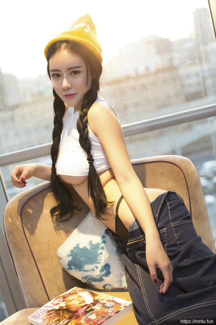 性感翘臀美女梦瑶