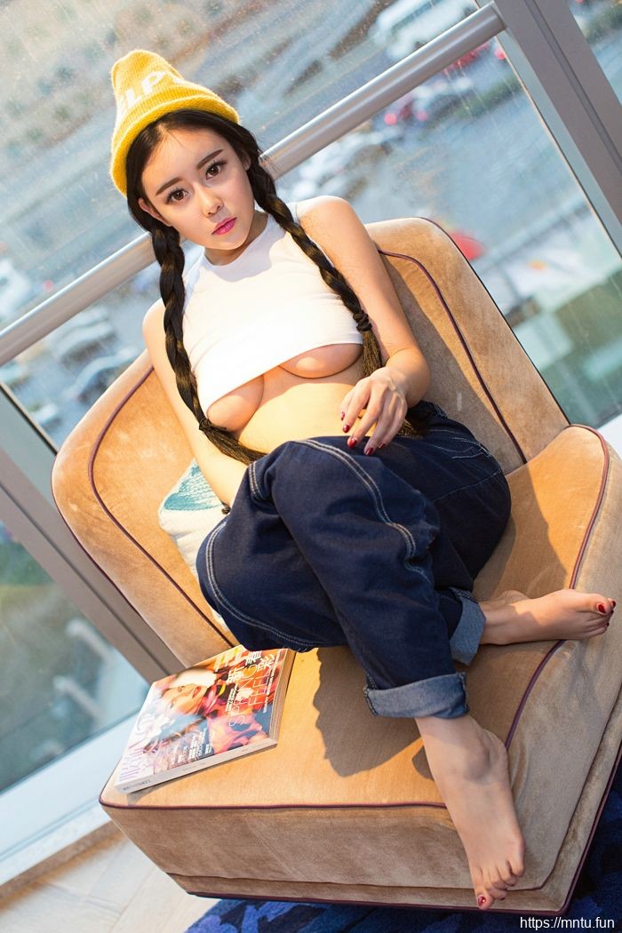 性感翘臀美女梦瑶