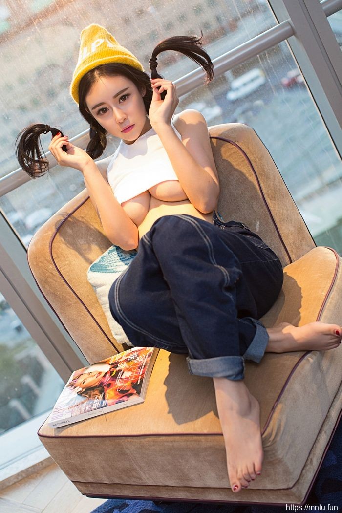 性感翘臀美女梦瑶