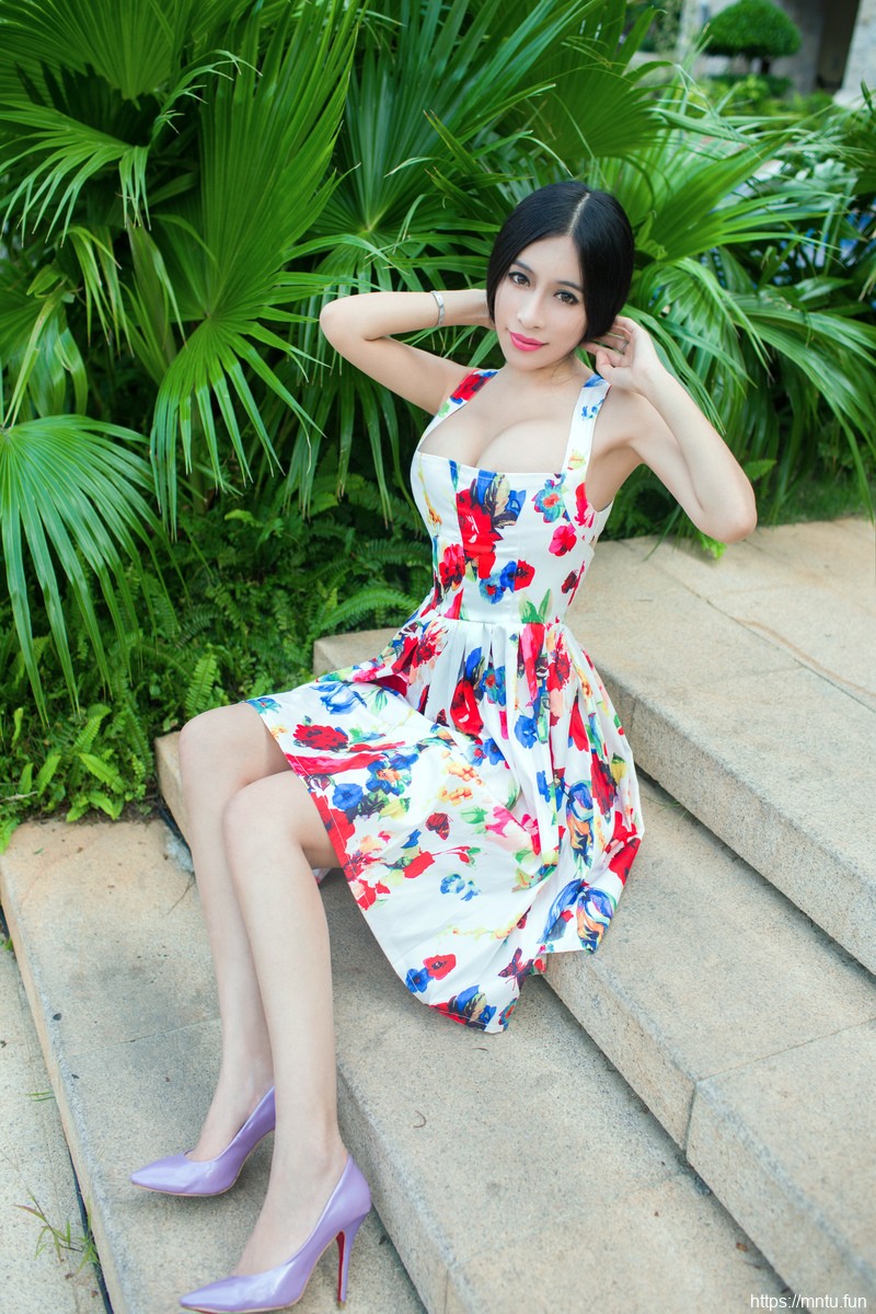 性感美女田蕊娜私照图片