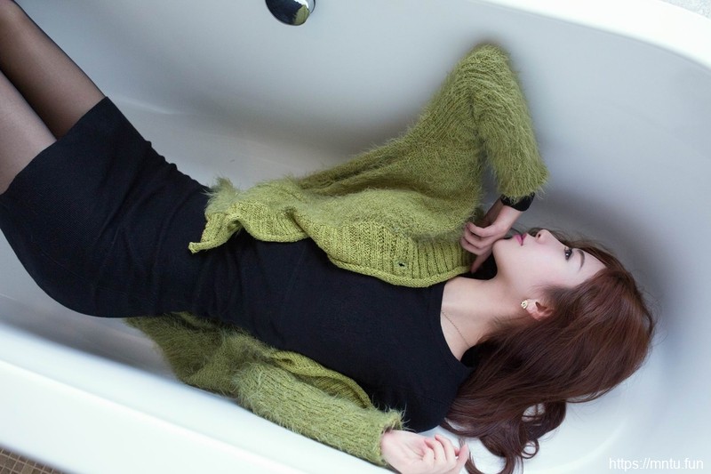 推女郎熙芸美女性感套图