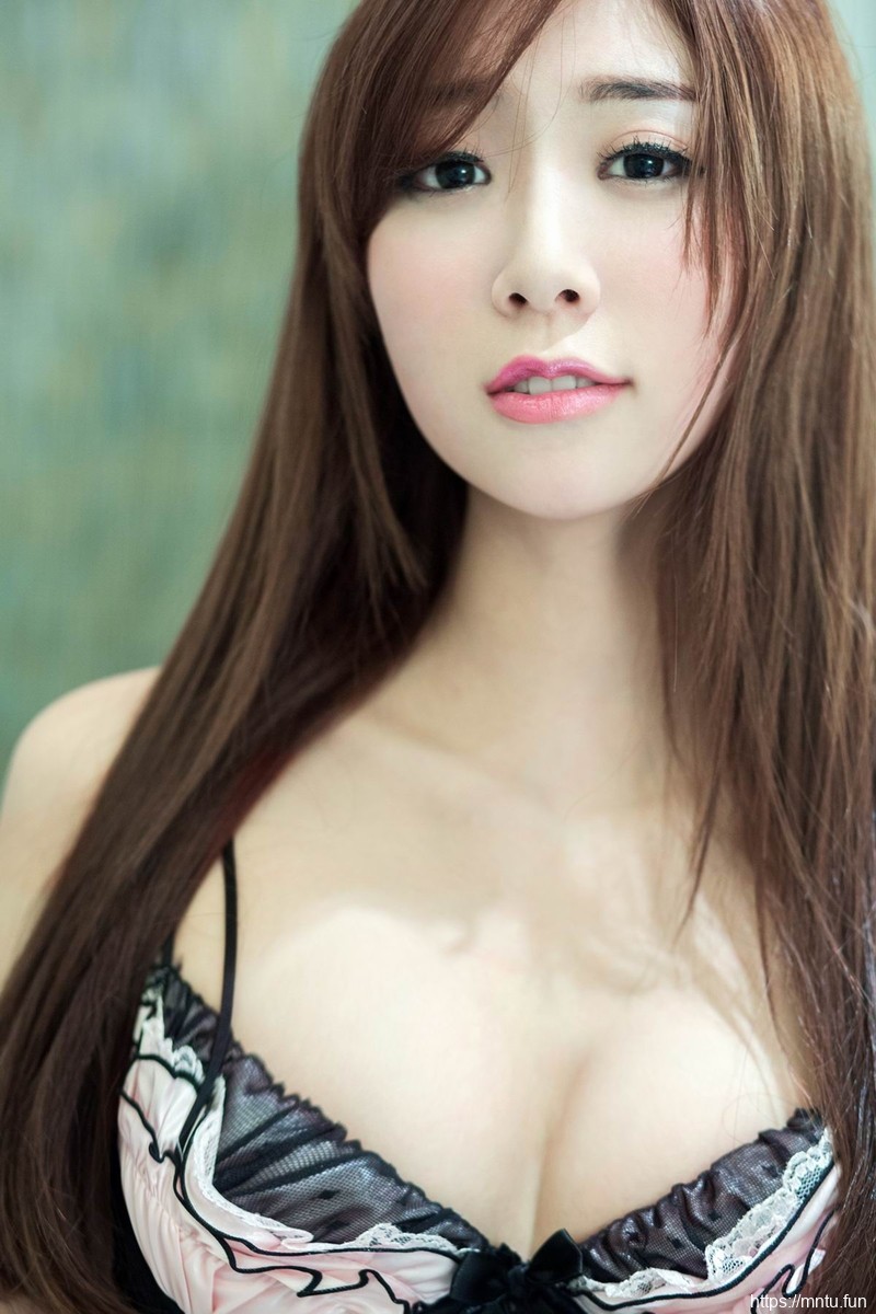 推女郎熙芸美女性感套图