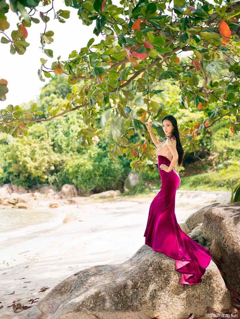 一路向西女主角王李丹尼性感写真图片