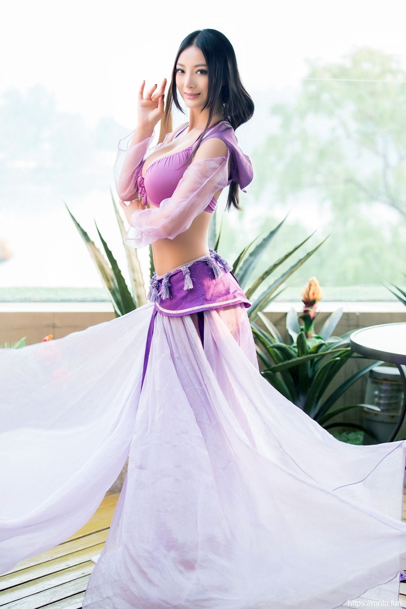 一路向西女主角王李丹尼性感写真图片