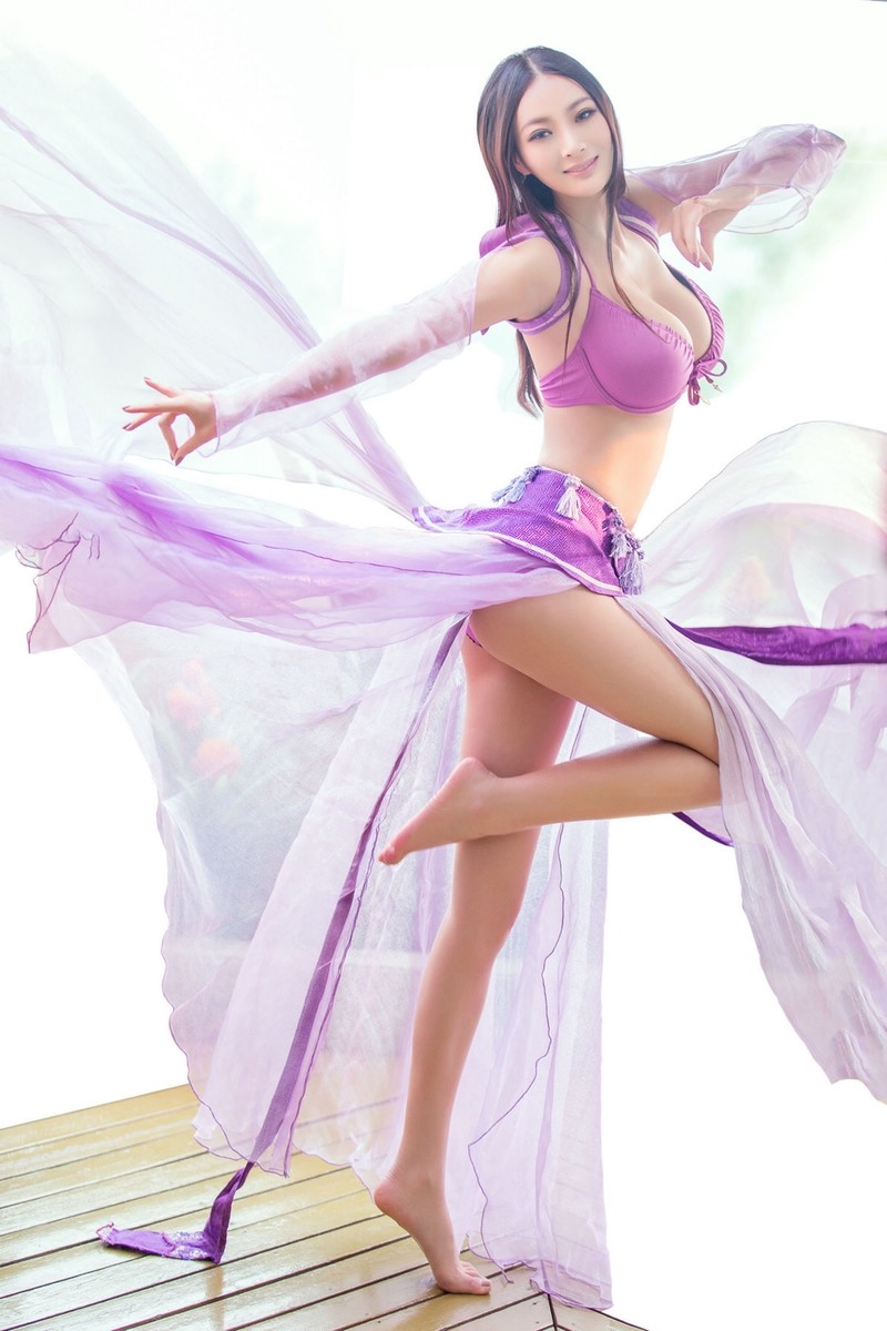 一路向西女主角王李丹尼性感写真图片