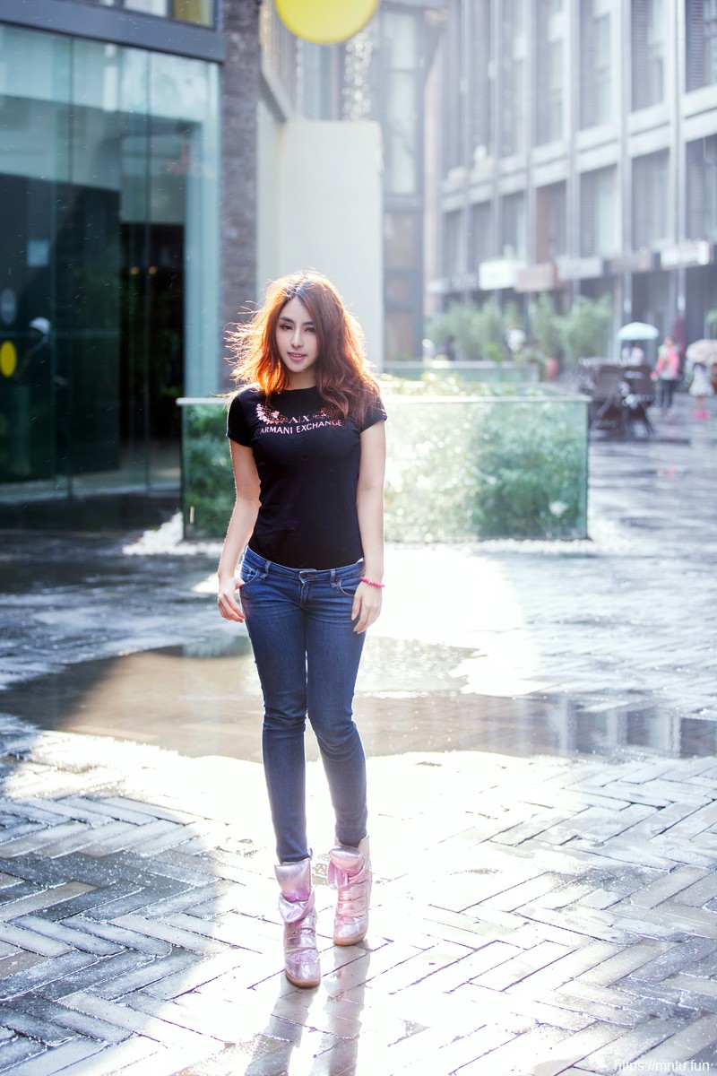 推女郎17期大波美女子睿性感私房照