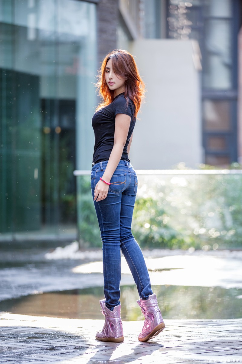 推女郎17期大波美女子睿性感私房照