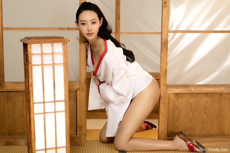 性感美女艺轩翘臀美胸诱惑难挡