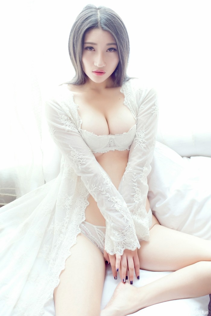 美女苏韵锦浴室性感迷人照片