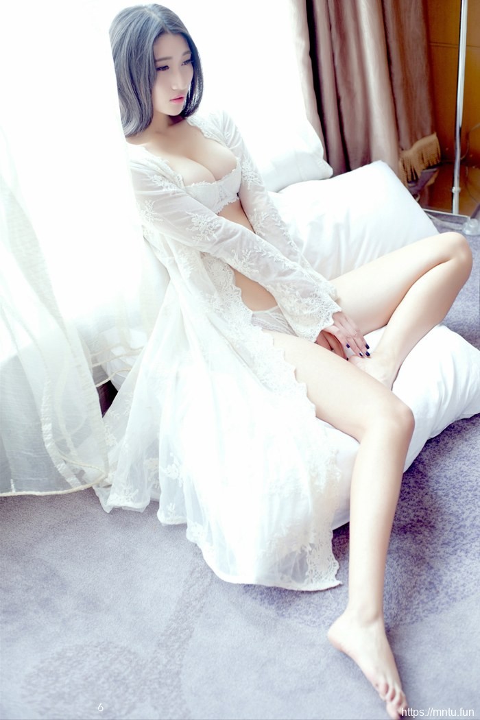 美女苏韵锦浴室性感迷人照片