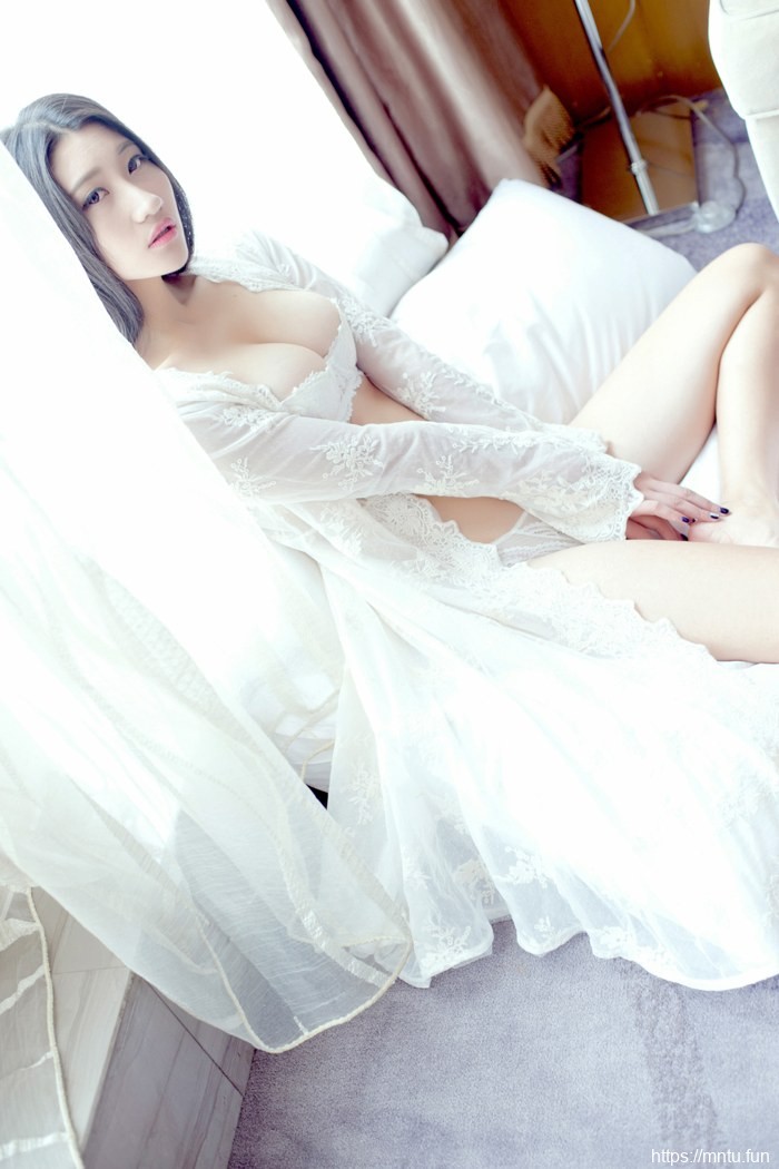 美女苏韵锦浴室性感迷人照片