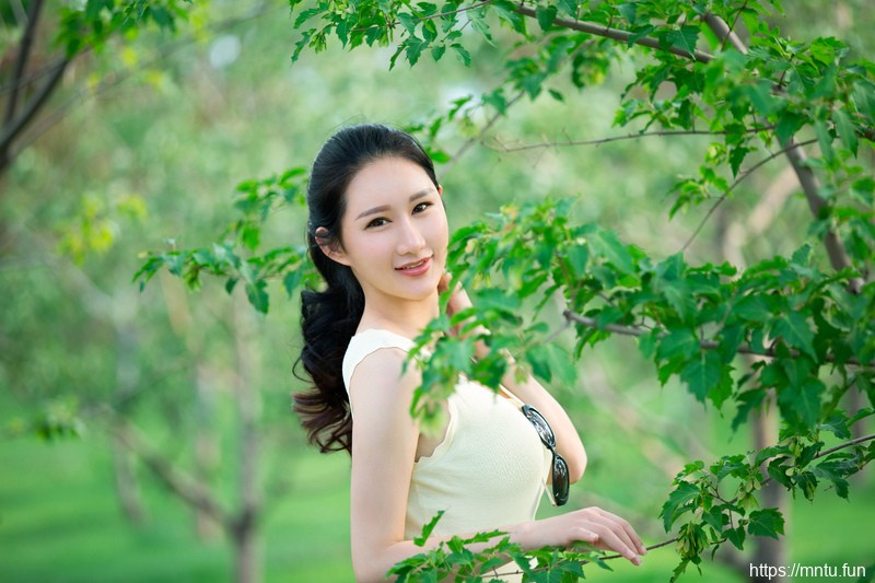 推女郎56期谭冰性感写真美胸图片