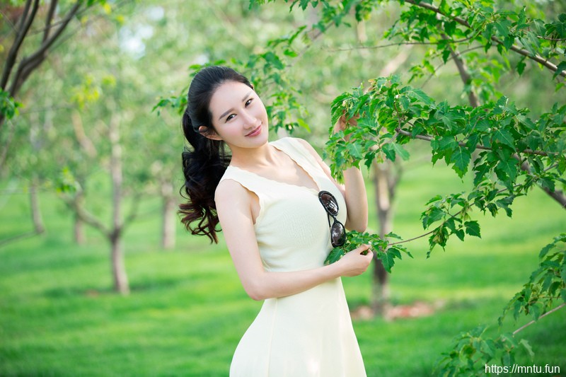 推女郎56期谭冰性感写真美胸图片