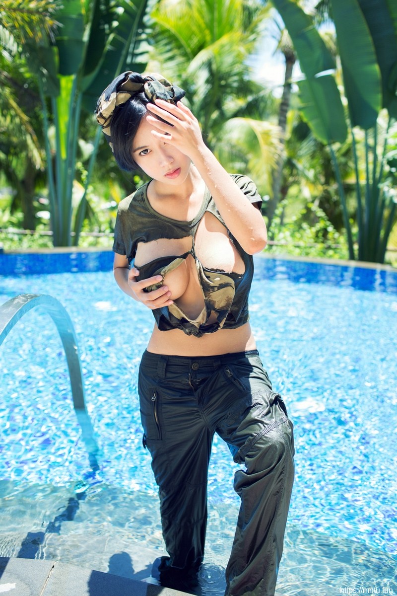 推女郎41期黄可与泰迪熊诱惑写真