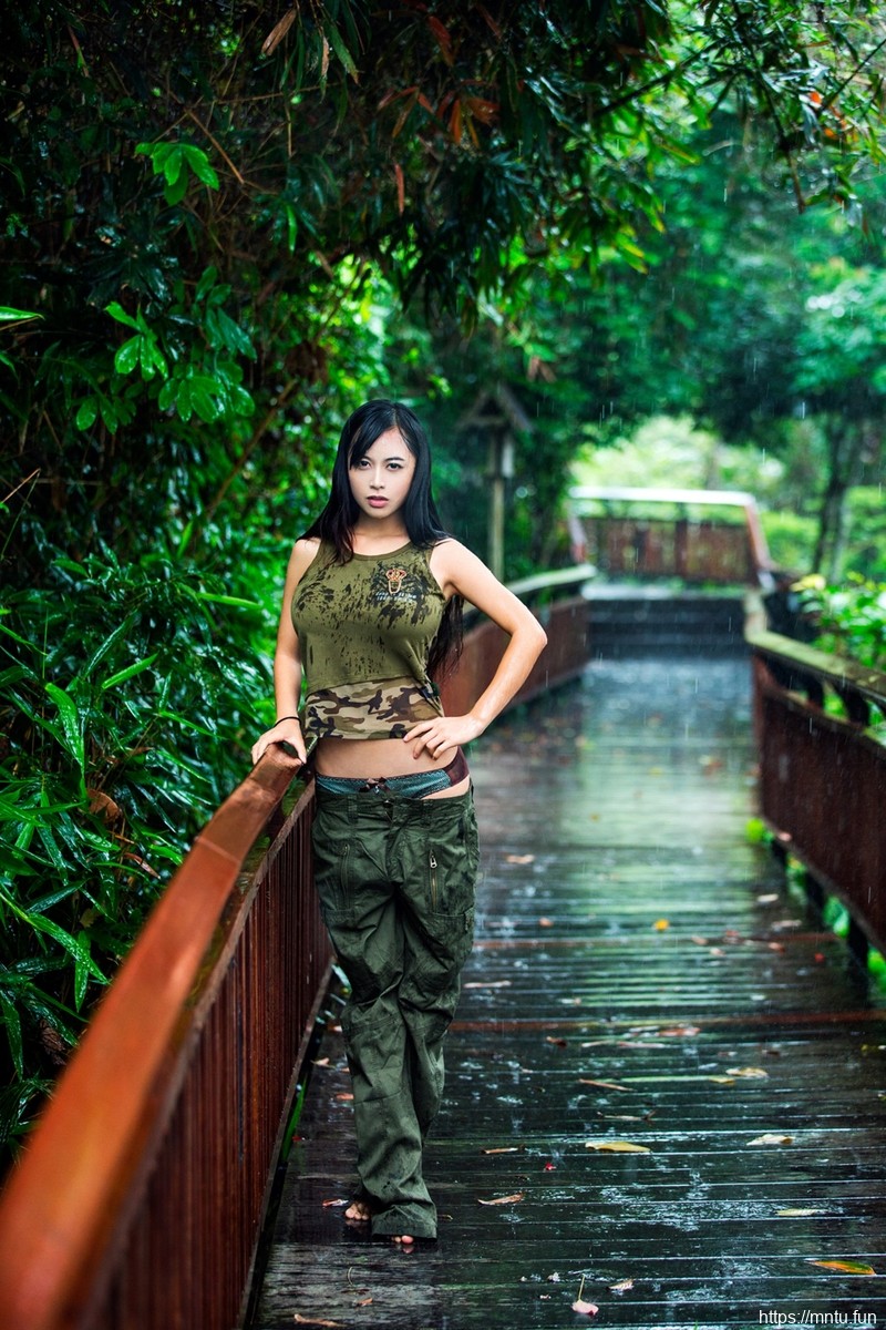 推女郎41期黄可与泰迪熊诱惑写真