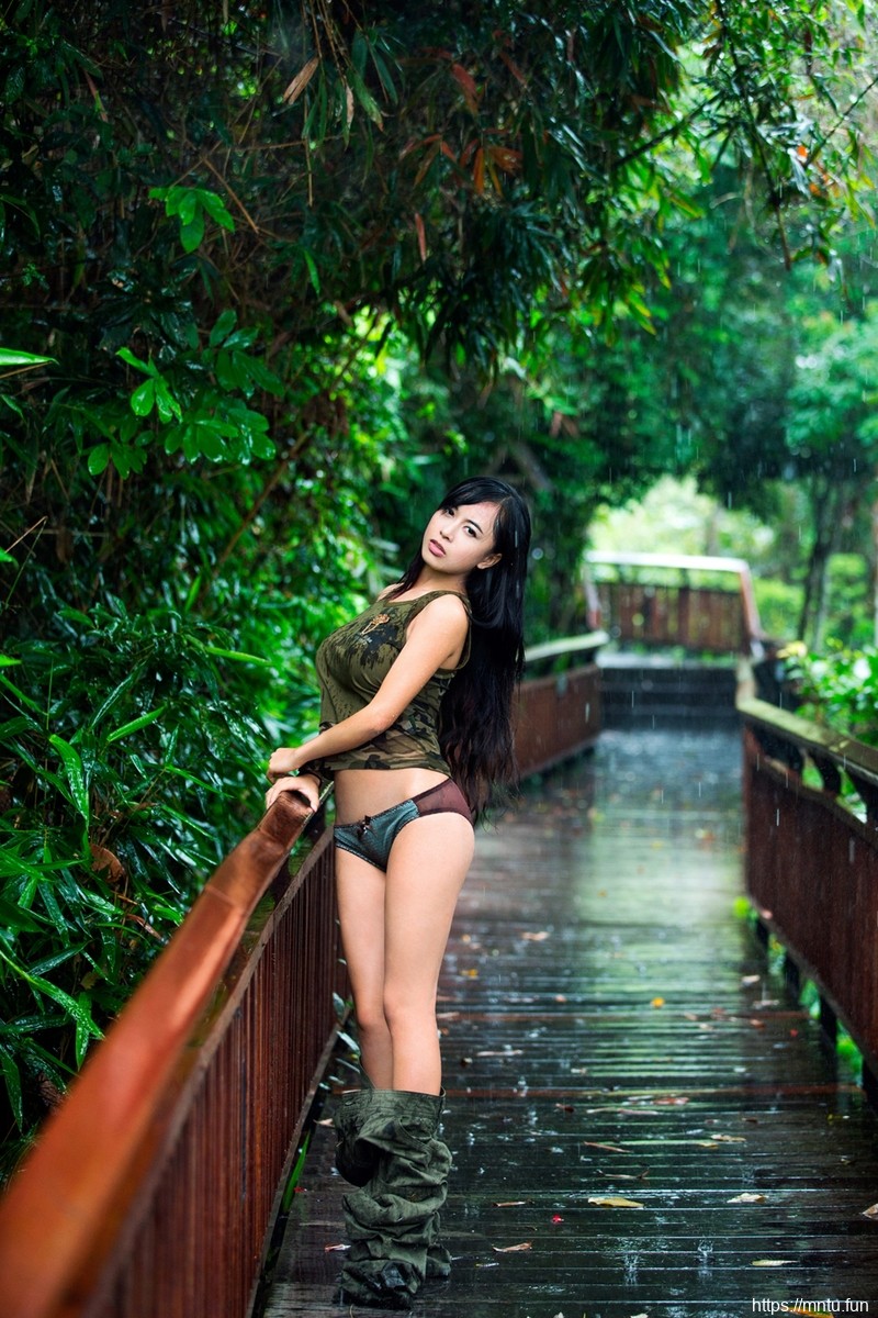 推女郎41期黄可与泰迪熊诱惑写真