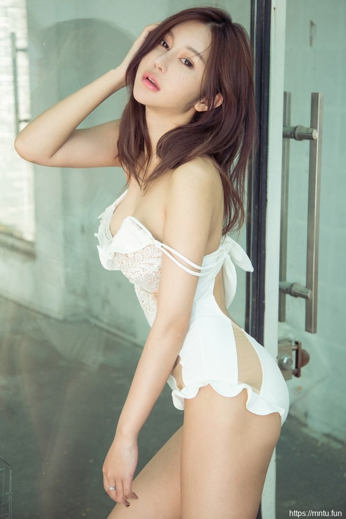 女神漫兮身材火辣翘臀性感迷人