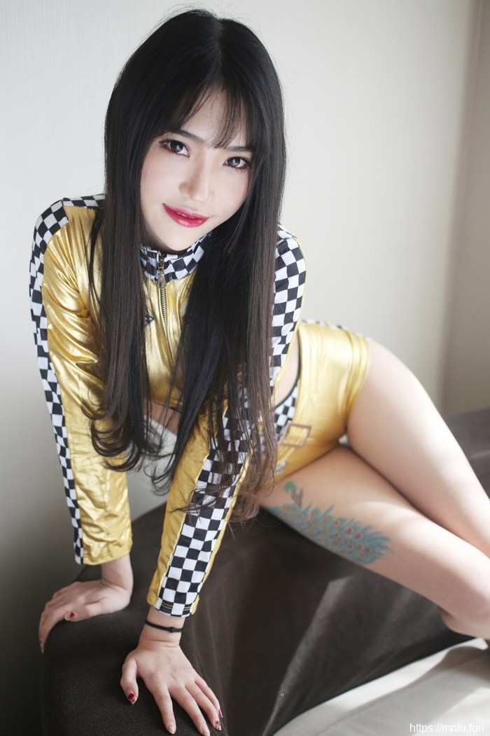 极品嫩模杨洁丰满翘臀诱惑无敌