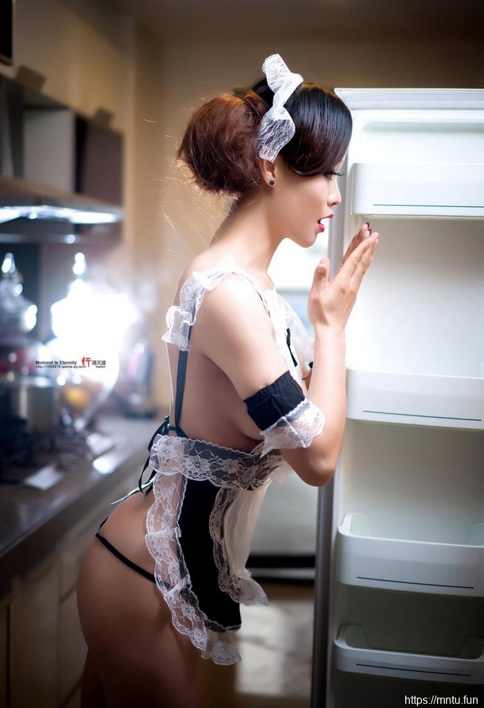 性感女仆厨房高清写真