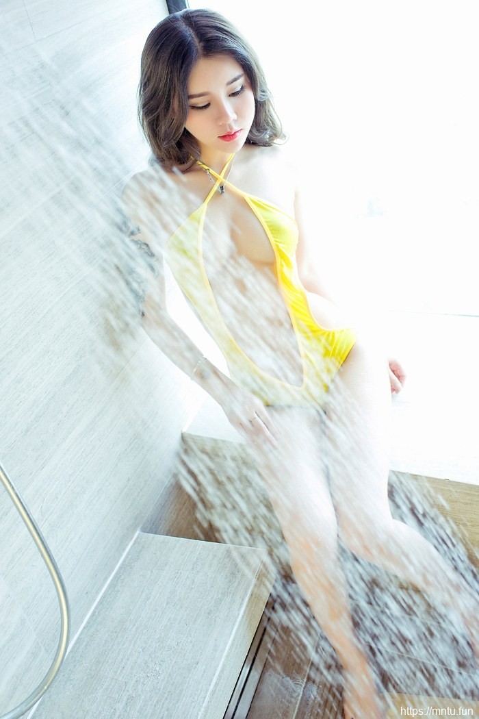 极品嫩模爱丽莎性感身材凹凸诱惑