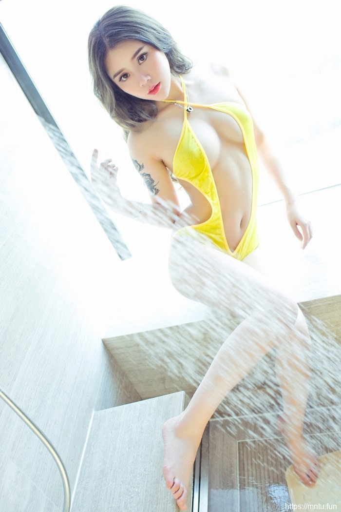 极品嫩模爱丽莎性感身材凹凸诱惑