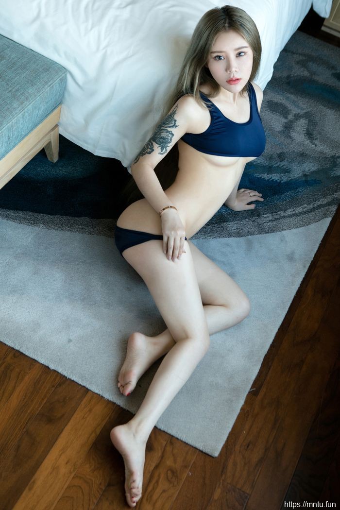 性感翘臀美女爱丽莎高清图片