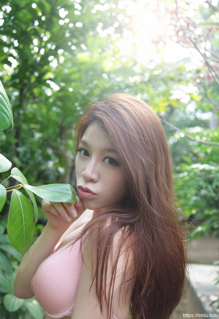 秀人美女模特嘉宝贝儿秀美乳